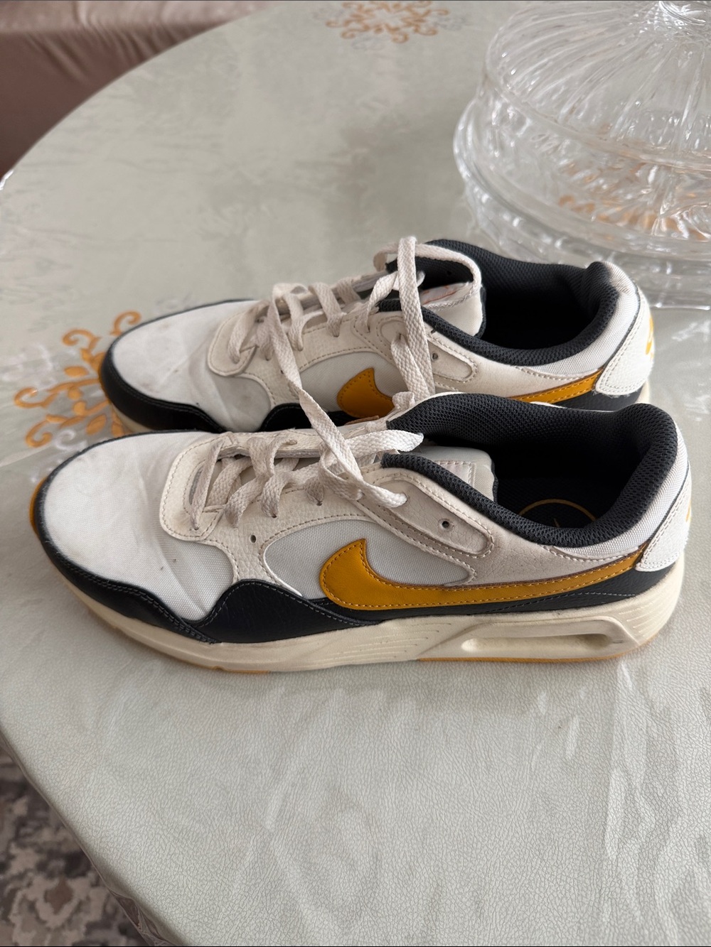 Nike Men’s White, Black & Yellow Low-Top Sneakers